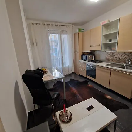 Apartment Black&white Sanremo