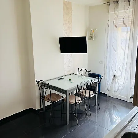 Apartment Black&white *